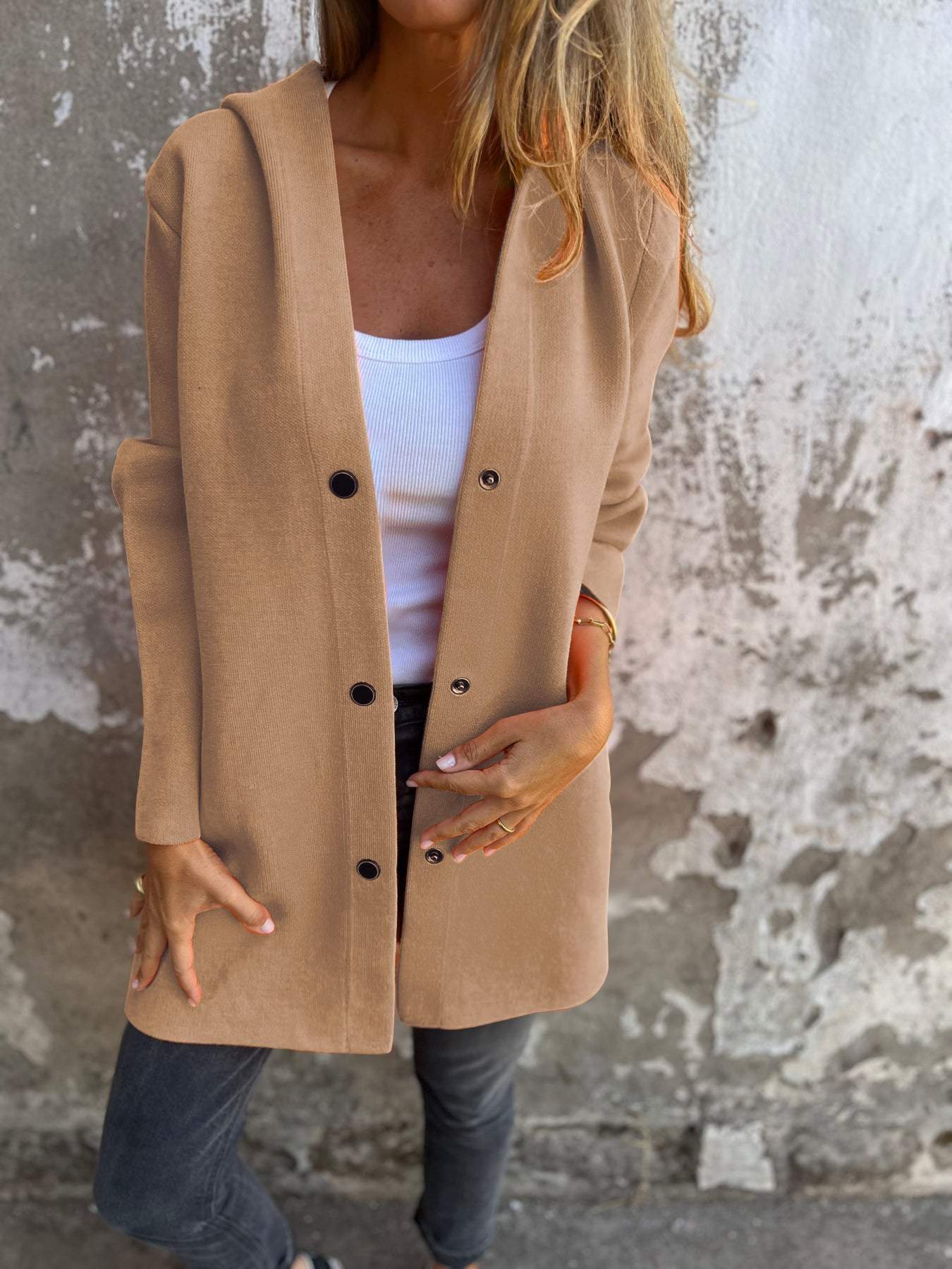 Stylish women's hooded jacket