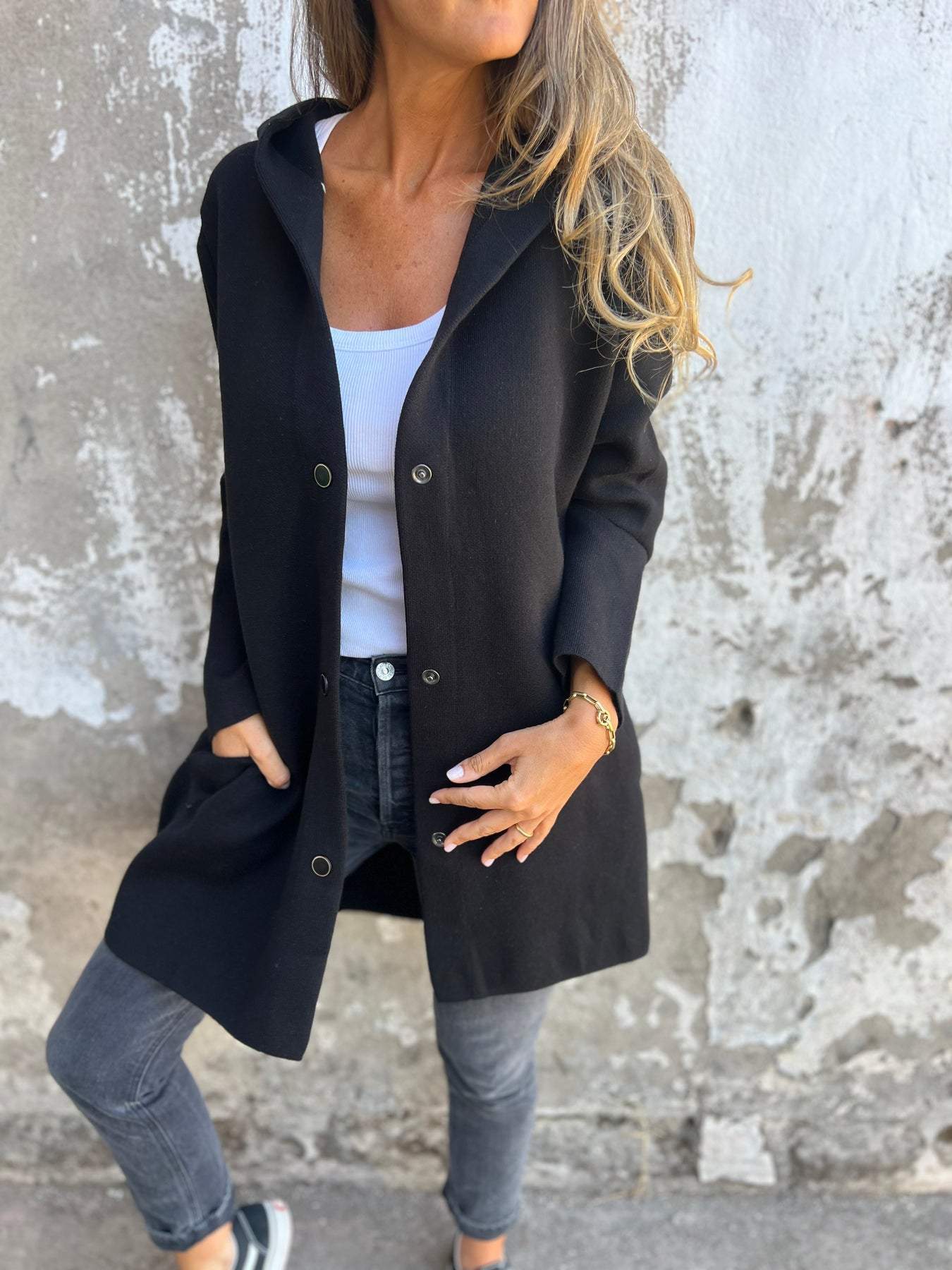 Stylish women's hooded jacket