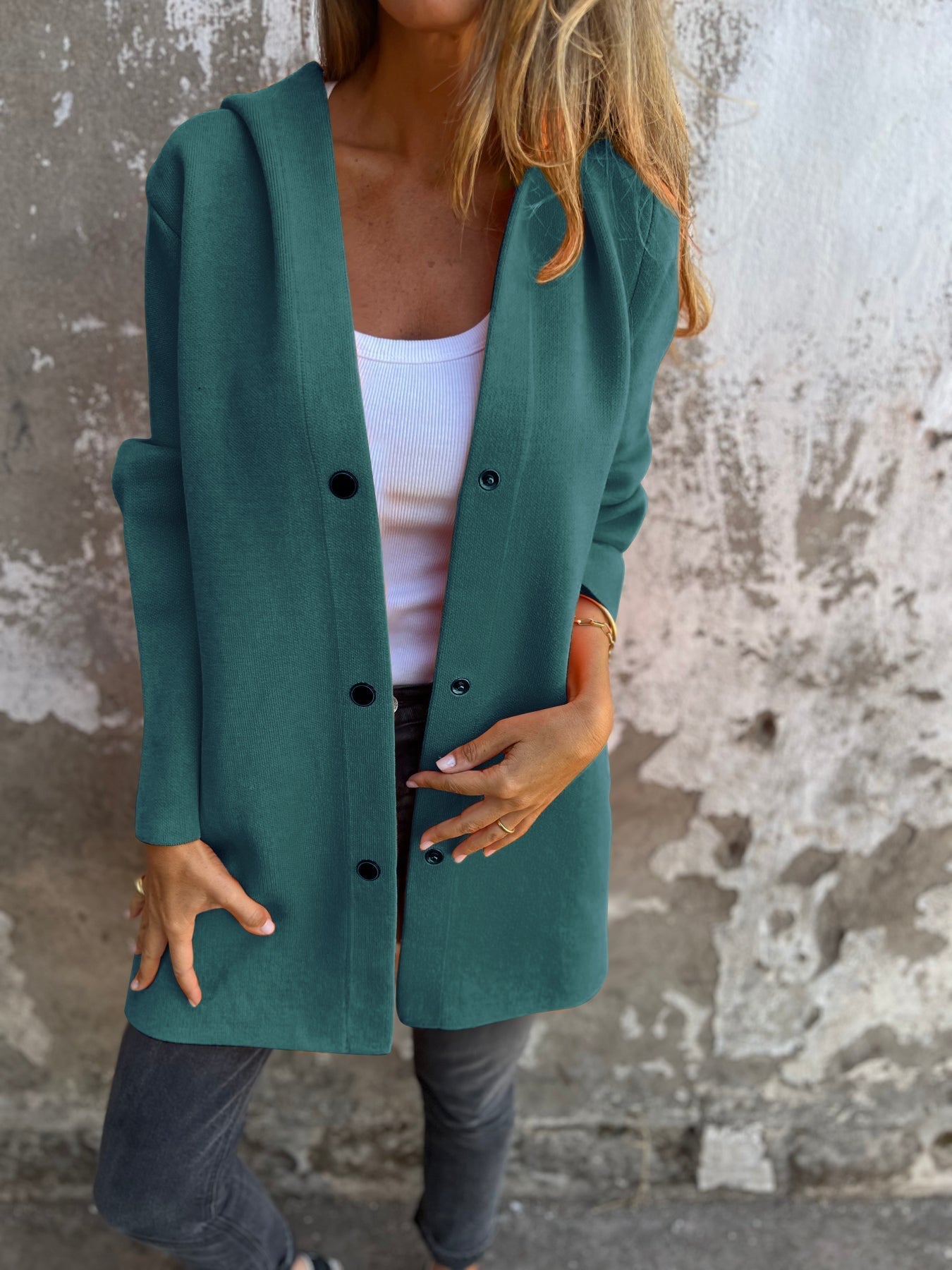 Stylish women's hooded jacket