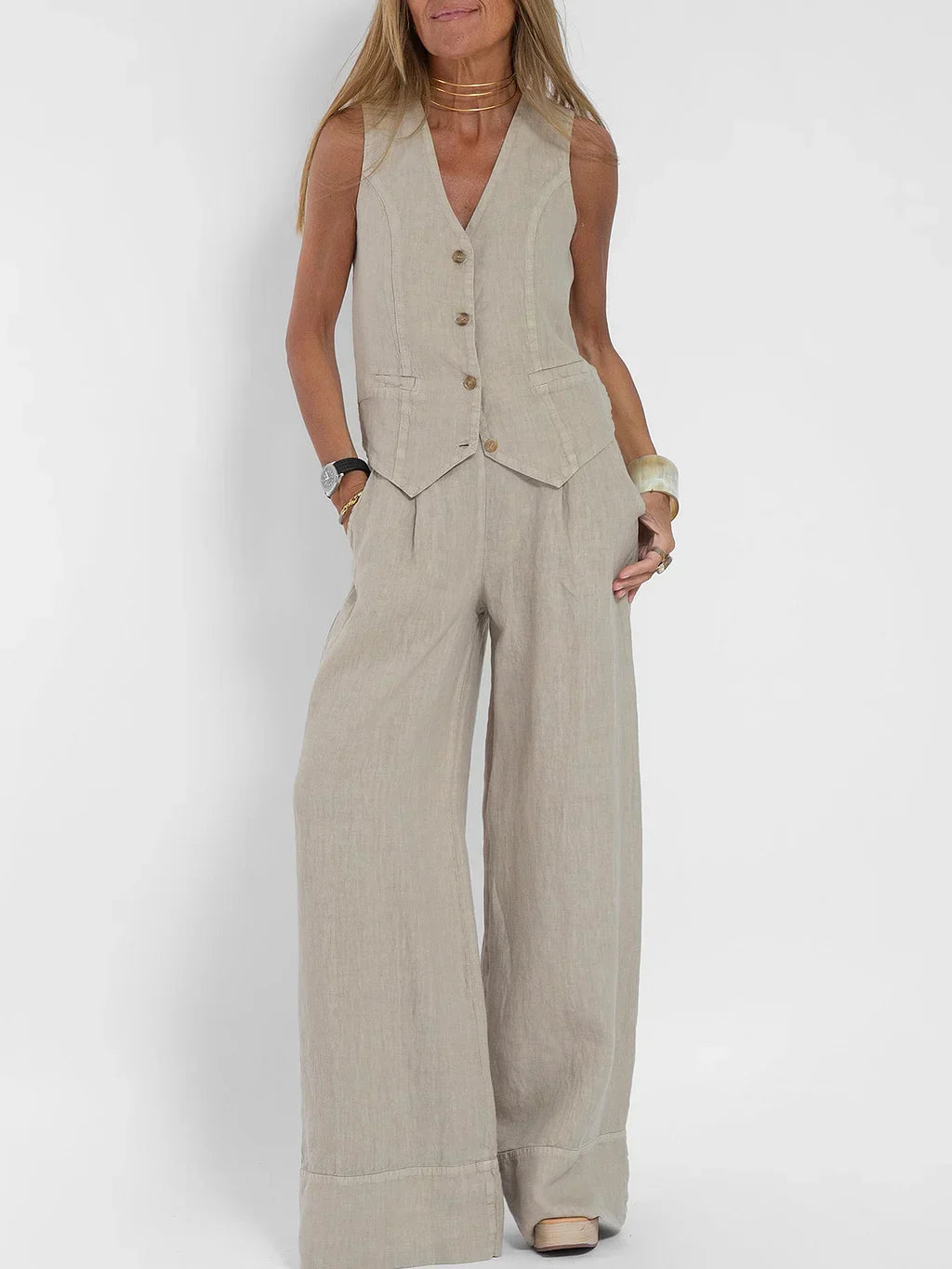 Plain two-piece women's suit with vest