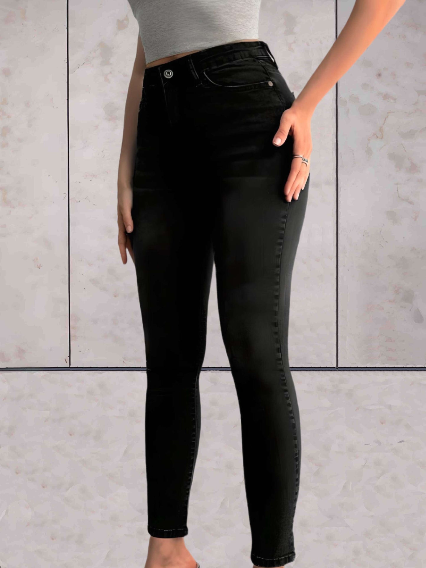 Tight fitting high-waisted pants for women