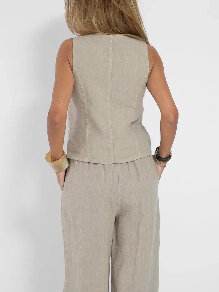 Plain two-piece women's suit with vest